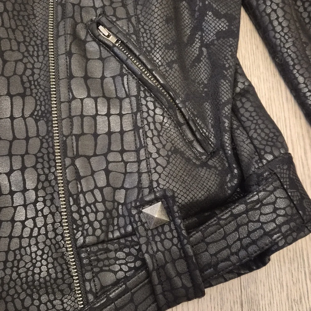 Guess Black Croc-Embossed Women's Jacket Size M - Picture 7 of 14